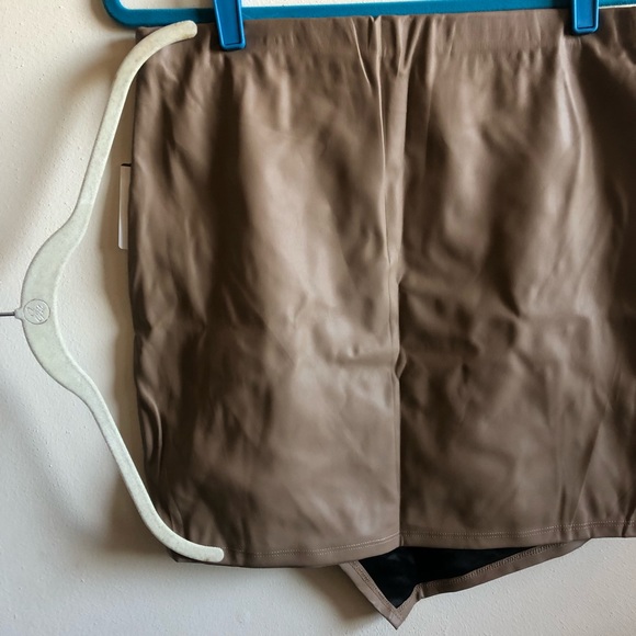 Windsor pleather asymmetrical skirt - Picture 5 of 6